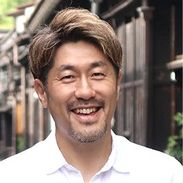 松田　譲二